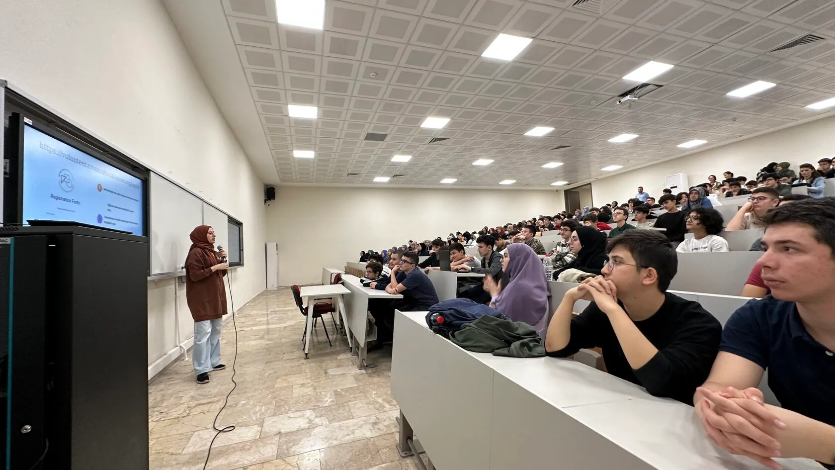 KİM Foundation presentation during a university visit